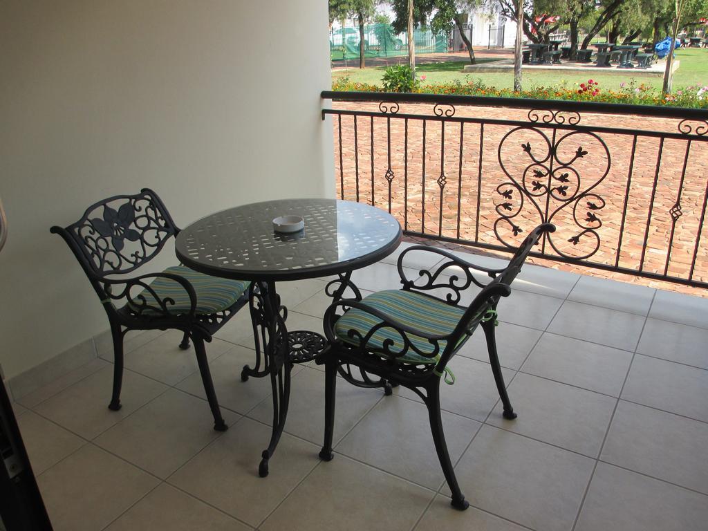 Casa Bianca Guest Lodge Hartbeespoort Esterno foto